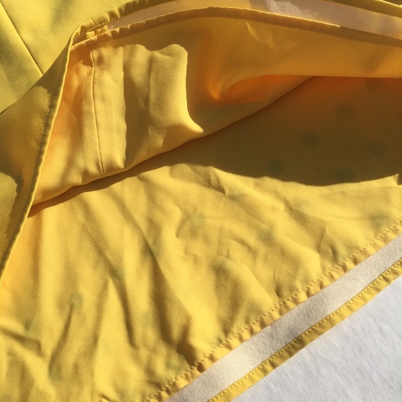 Vince Camuto yellow top, gold grommets medium - Picture 5 of 8
